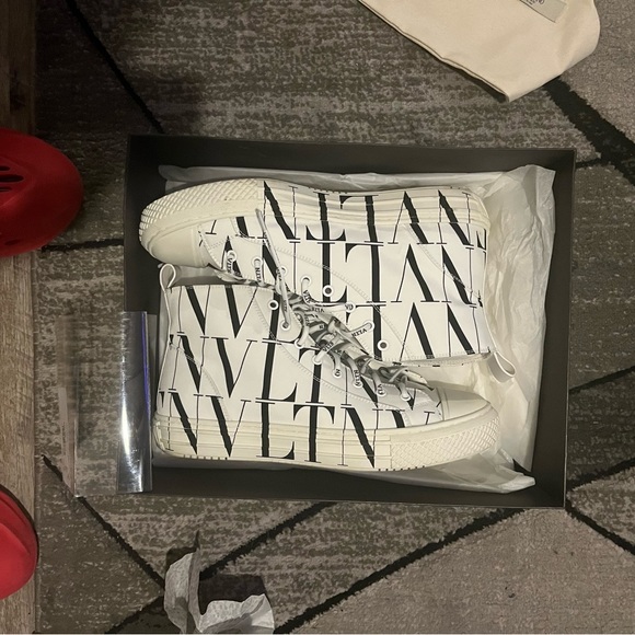 Valentino High Top sneakers